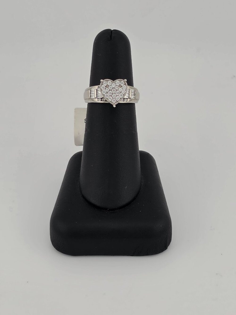 925 Sterling Silver Heart Ring – Timeless Design – Brand New